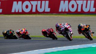 Bendera Merah! MotoGP Jepang 2023 Untuk Sementara Dihentikan - JPNN.com