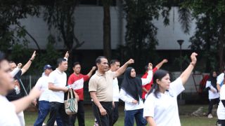 Jalan Sehat, Menteri Amran Ingatkan ASN Kementan Berolahraga untuk Percepat Tanam dan Produksi - JPNN.com