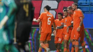 Madura United Vs Borneo FC: 2 Pemain Timnas Indonesia Cedera - JPNN.com
