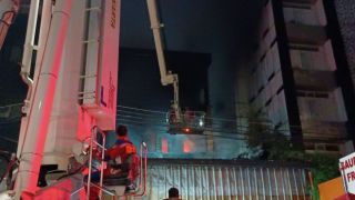 Kebakaran Ruko di Mampang Menelan 7 Korban Jiwa, Semua Ditemukan Dalam Satu Ruangan - JPNN.com
