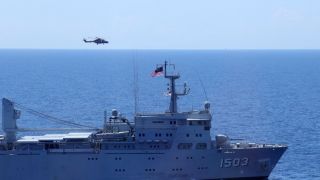 Dua Helikopter AL Malaysia Jatuh di Pangkalan, Tidak Ada yang Selamat - JPNN.com