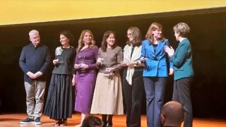 5 Tokoh Perempuan Dianugerahi Leading Women Award 2024, Ada Chief Sustainability Officer APP Group - JPNN.com