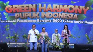 Dukung Penurunan Emisi Karbon, Pupuk Indonesia Tanam 8.000 Bibit Pohon di 7 Wilayah - JPNN.com