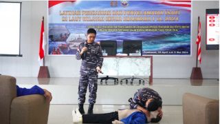 TNI AL dan Basarnas Bersinergi Menggelar Pembekalan Latihan SAR di Laut - JPNN.com
