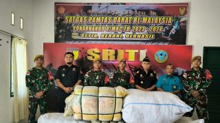 Bea Cukai & TNI Gagalkan Penyelundupan Pakaian Bekas di Jalur Tikus Perbatasan RI-Malaysia - JPNN.com