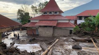 Dunia Hari Ini: Banjir Lahar Dingin Gunung Marapi, 37 Orang Tewas - JPNN.com
