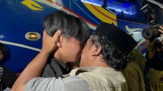 Rombongan Siswa Selamat dari Kecelakaan di Subang Disambut Haru di SMK Lingga Kencana Depok - JPNN.com