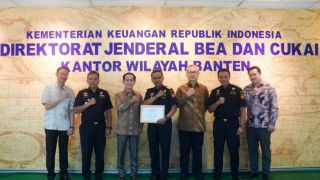 Bea Cukai Banten Sabet Penghargaan dari Redeco Petrolin Utama - JPNN.com