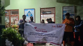 Hutama Karya Group Salurkan Bantuan untuk Korban Banjir & Tanah Longsor di Sumbar - JPNN.com