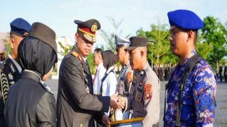 24 Personel Berprestasi di Polda Sulbar Diberi Penghargaan, Irjen Adang: Jangan Cepat Puas - JPNN.com