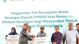 PT Pegadaian Ajak Masyarakat Bantar Gebang Tukar Sampah jadi Cuan - JPNN.com