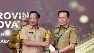Luar Biasa! 9 Bulan Pimpin Sumsel, Pj Gubernur Agus Fatoni Raih 37 Penghargaan - JPNN.com