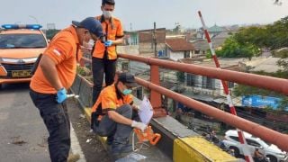Jumat Dini Hari Tadi Pengguna Jalan Fly Over Cimindi Bandung Gempar - JPNN.com