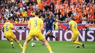 Babak Pertama Rumania Vs Belanda: 1 Gol, 1 Berdarah, 1 Sesak Napas - JPNN.com