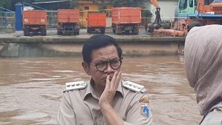 Gubernur Pramono Instruksikan Buka Pintu Air Manggarai - JPNN.com