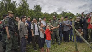 Lepasliarkan 265 Ekor Burung di TN Gunung Halimun Salak, Menhut: Jangan Ditembak,Ya - JPNN.com