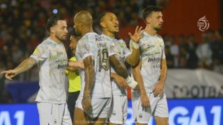 Jeda Liga 1, Momentum Persib Bandung Mengisi Bensin - JPNN.com