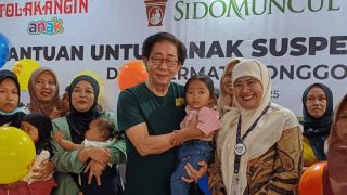 Sido Muncul Berikan Bantuan Rp 425 Juta untuk Anak Terduga Stunting di Jonggol - JPNN.com