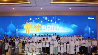 BRI Life Salurkan Bantuan kepada Anak-anak Yatim Piatu - JPNN.com