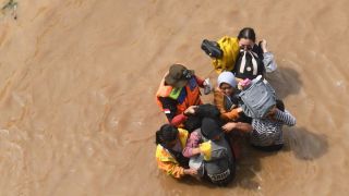 Banjir di Jakarta Meluas & Merendam 34 RT - JPNN.com