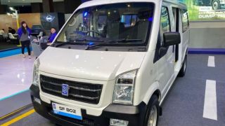 MAB Pamer Mobil Van Listrik di PEVS 2025, Desainnya Mirip Gelora E - JPNN.com