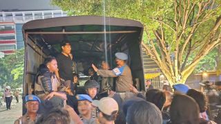 Inikah Provokator yang Ditangkap Polisi saat Demo Hari Buruh? - JPNN.com