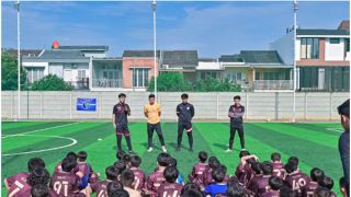 Hadirkan Pemain Timnas U-17 Indonesia Algazani di Sobat FC, Udi Wahyunadi: Kami Ingin Anak-anak Mendapat Inspirasi - JPNN.com