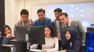 Berkuliah di Bandung, Mahasiswa Bisa Dapat 2 Gelar Internasional Sekaligus, Simak Nih! - JPNN.com