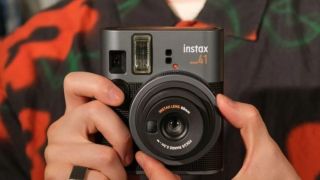 Kamera Analog Fujifilm Instax Mini 41 Hadir di Indonesia, Gaya Retro Berfitur Modern - JPNN.com