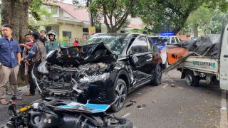 Siswa SMA 5 Bandung Tewas Dalam Kecelakaan Beruntun, Polisi Periksa Pengemudi Nissan - JPNN.com