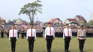 Sikat Debt Collector Ilegal, 4 Polisi Riau Dapat Penghargaan dari Kapolri & Kapolda - JPNN.com