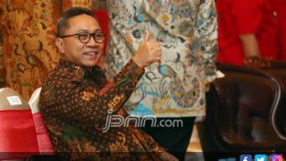 Keluar dari Istana, Zulhas Sebut Reshuffle Haknya Presiden Jokowi - JPNN.com