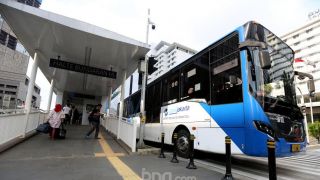 Sejarawan JJ Rizal Minta Anies Setop Revitalisasi Halte Transjakarta Bundaran HI, Kenapa? - JPNN.com