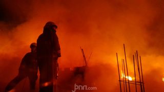 Puluhan Rumah di Kabupaten Bandung Hangus Dilahap Si Jago Merah - JPNN.com Jabar