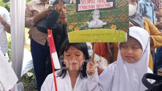 Dikunjungi Presiden Prabowo, Murid SDN Cimahpar 5: Enggak Masuk Siang Lagi - JPNN.com