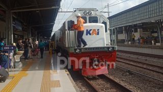 Libur Waisak 2025, Daop 8 Surabaya Menyiapkan 6 Kereta Tambahan, Ini Datanya - JPNN.com