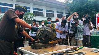 BB Narkoba Bernilai Ratusan Juta Musnah Dalam Sekejap, Lihat Tuh  - JPNN.com Bali
