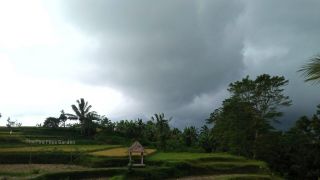 Cuaca Bali Senin (28/11): Bangli Hujan Petir, Buleleng & Jembrana Mendung Tebal - JPNN.com Bali
