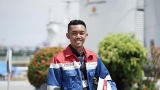 MT Kristin Terbakar di Perairan Lombok, Pertamina Klaim Stok & Pasokan BBM Bali – NTB Aman - JPNN.com Bali