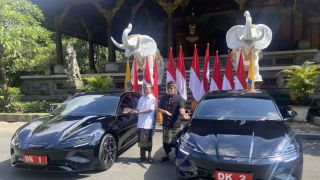 Koster–Giri Pamer Mobil Listrik BYD, Klaim Lebih Hemat, Ajak Bupati Mengikuti - JPNN.com Bali