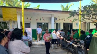 Yayasan SuRCi Berbagi dengan Pengumpul Sampah, 64 Persen Hidup Miskin - JPNN.com Bali