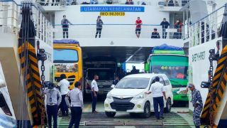Cek Nih, Jadwal Penyeberangan Kapal Feri Rute Merak-Bakauheni - JPNN.com Banten
