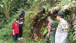 Mayat Perempuan di Persawahan dengan Posisi Kaki di Atas Ternyata... - JPNN.com Banten