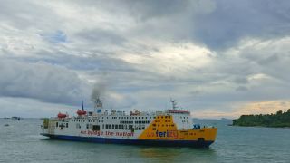 Jadwal Penyeberangan Kapal Feri Merak-Bakauheni Hari Ini, Kamis, 8 Juni 2023 - JPNN.com Banten