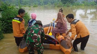 4 Desa di Cikande Serang Kembali Terendam Banjir Satu Meter - JPNN.com Banten