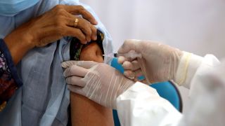 Dinkes Biak Numfor: Kami Menunggu Kedatangan Vaksin Covid-19 Booster Kedua - JPNN.com Papua