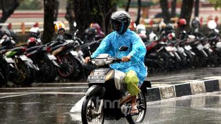 Cuaca Hari Ini di DKI Jakarta, Waspada Hujan Petir di Sejumlah Wilayah - JPNN.com