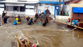 Masih Kebanjiran, Warga Jaktim Pertanyakan Fungsi Sodetan Ciliwung - JPNN.com