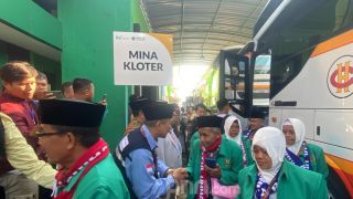 2 JCH Tulungagung Alami Gangguan Kesehatan Saat Tiba di Asrama Haji Surabaya - JPNN.com Jatim