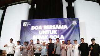 Doa Bersama Pemain Persib untuk Korban Tragedi Stadion Kanjuruhan - JPNN.com Jabar
